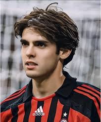 格雷格·麦达克斯蝉联四届赛扬奖，以极其精准的控球和变幻莫测的球路统治 90 年代