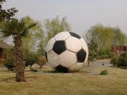 自杀事件后两年，贝卡-贝卡重回赛场并再度取得进球