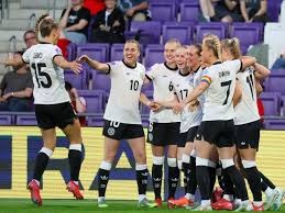 阿斯：巴萨和拜仁都有意桑托斯后卫索萨，后者被誉为新马塞洛