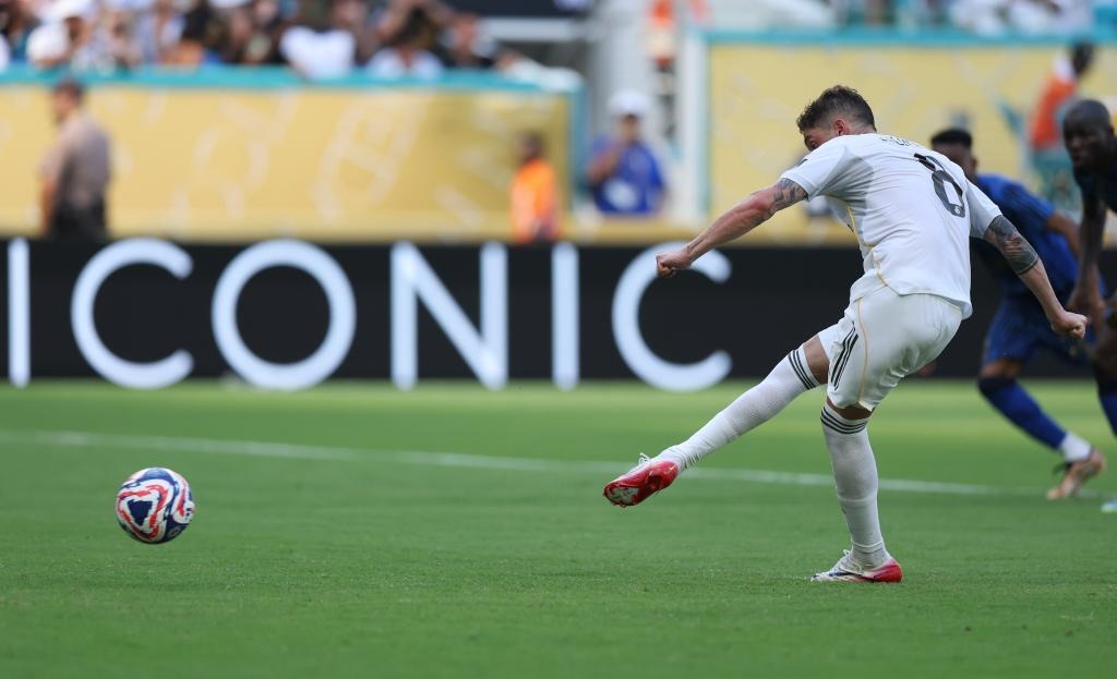 大谷翔平在 2021 年全明星赛同时担任先发投手与第一棒，开创历史先河